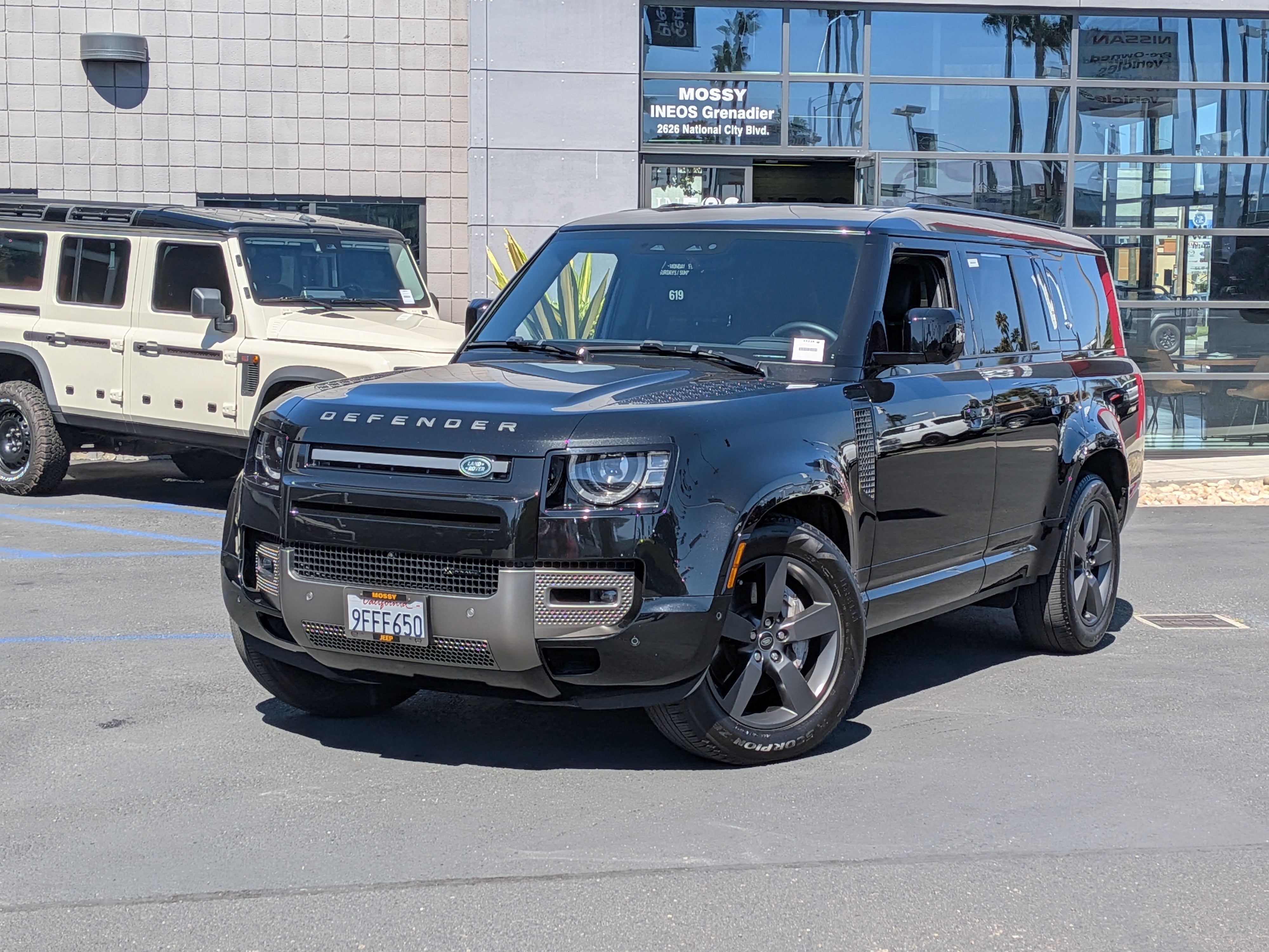 2023 Land Rover Defender 130 x-Dynamic SE AWD